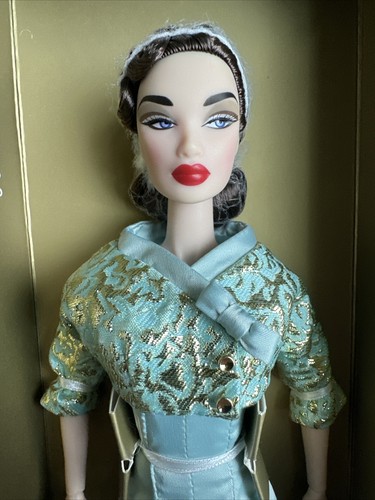 Integrity Fashion Royalty East 59th Dream in Aquamarine Coralynn Kwan Doll NRFB - Bild 19 von 24