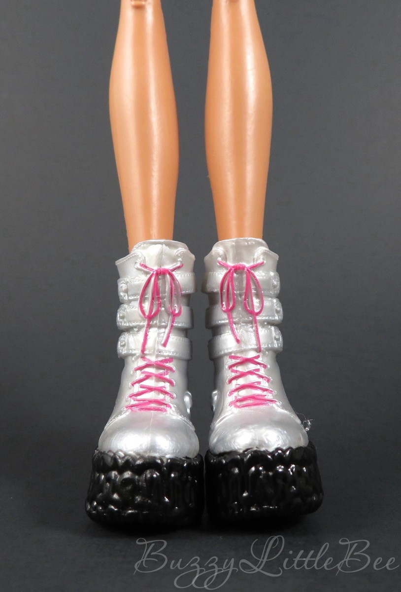 Ghoulia Yelps Boo Crew Silver Boots Shoes Monster High Doll G3 | eBay