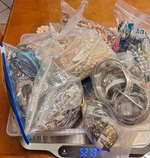 Konvolut Alter Modeschmuck Schrott Zum Basteln Defekt Einzelteile Reste 5 2 Kg