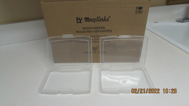 NOVELINKS 4” BY 6” PHOTO CASES SET OF 20  iN ORIGINAL SHIPPING BOX