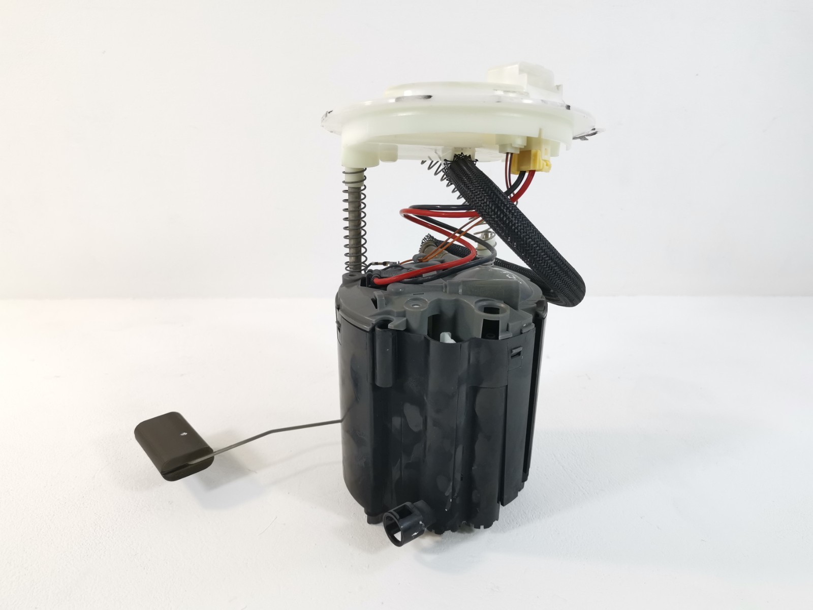 Maserati Ghibli 2017 RWD M156B 3.0 L Fuel Gas Tank Pump Unit 670035006 OEM