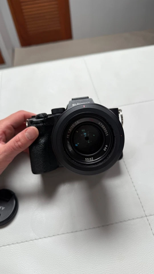 Sony A 7riv Mirrorless Camera, E-mount, Black, with Lens- Zeiss f/1.8 55m - Image 2 of 4