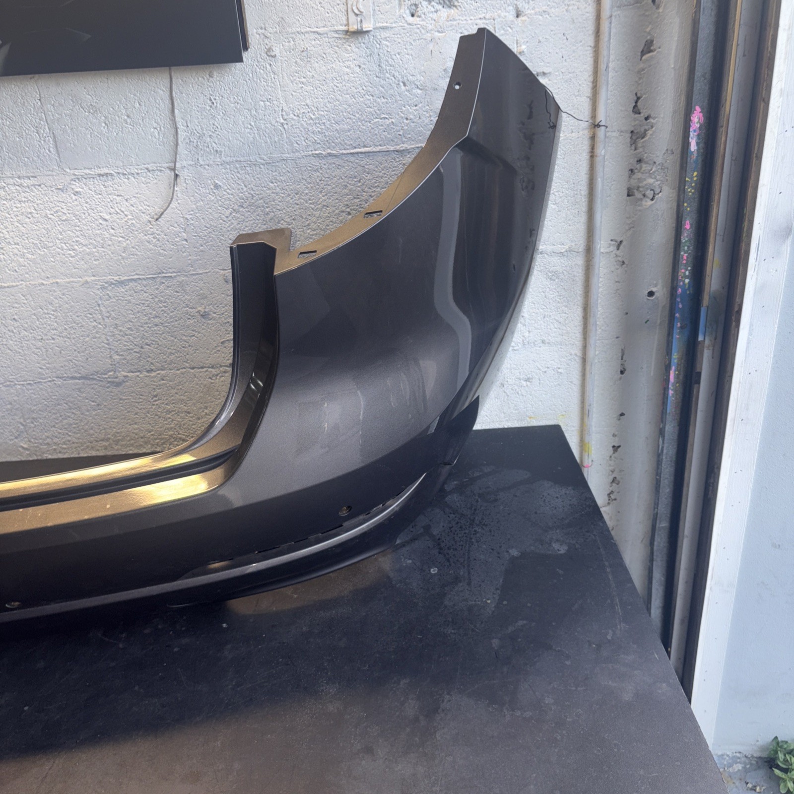 2017-2022 MASERATI LEVANTE Rear Bumper Cover OEM  W LOWER TRIM#3219