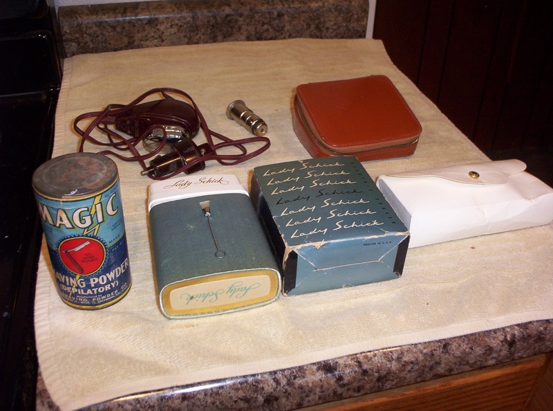 RARE VINTAGE " MAGIC " SHAVING POWDER CAN - THE SHAVING POWDER CO. - PLUS MORE!