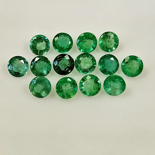 Smeraldo naturale tondo 7,79 ct misura 5,2-5,3 mm bello colore verde medio lucentezza gemme