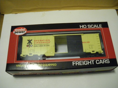 Model Power: Operation Life Saver: 98009: 40’ Box car: Yellow (Actual Shipping) | Zustand: New