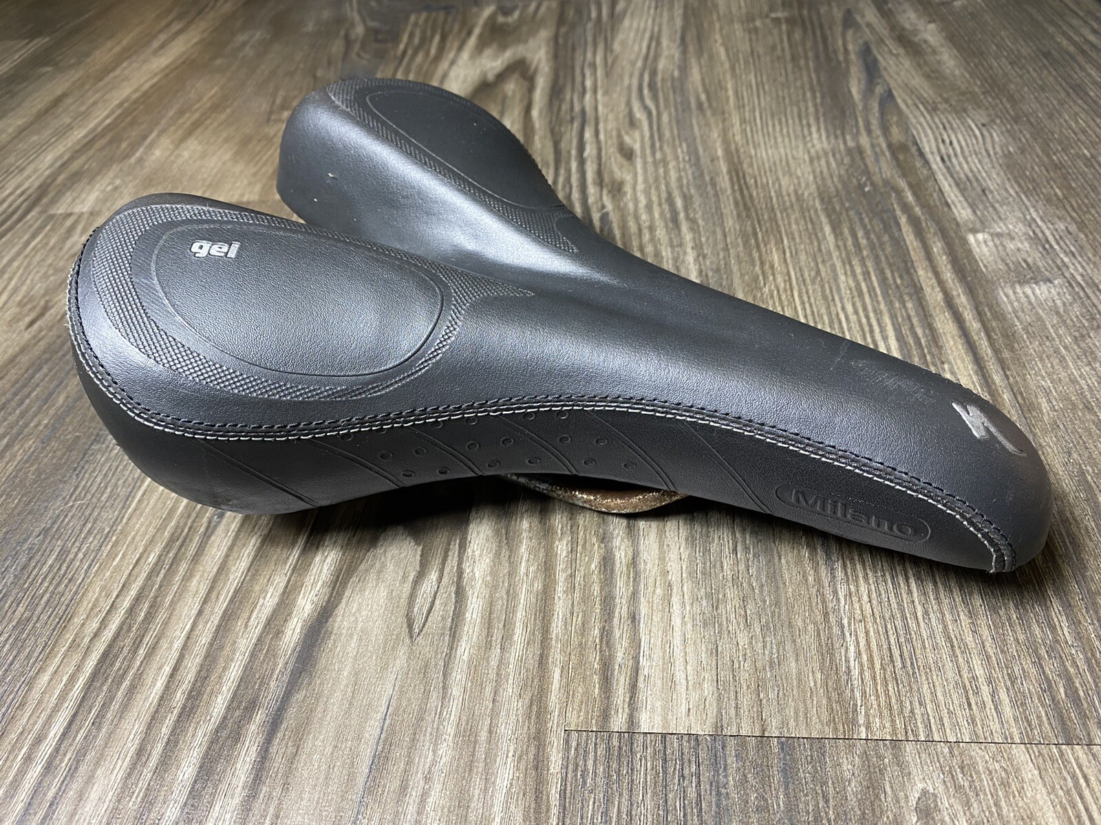 specialized milano saddle