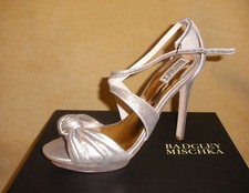 New in Box - Never Worn - Badgley Mischka Wallis Heels in Rose Gold Size 9 1/2