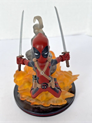Marvel Deadpool Black and Red Q-Fig LootCrate Exclusive Figurine Figure 2015 QMX