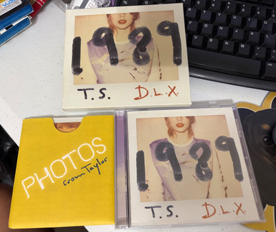 1989 by Taylor Swift (CD, Oct 2014, Big Machine Records) D.L.X. With Photos