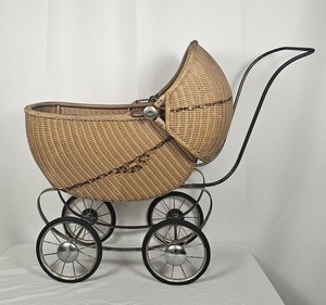Antique HEDSTROM Reclining Wicker Baby Carriage ~ Late 19th/Early 20th Century