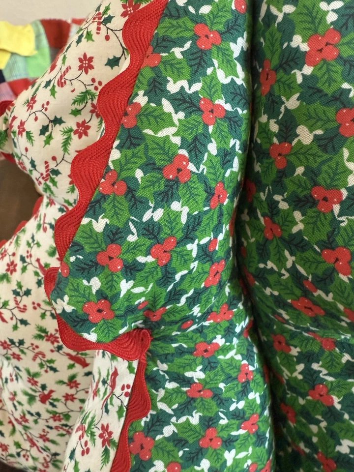 Árbol de Navidad y Noel de tela de peluche 3D vintage en decoración central de cabaña Foto 4 de 4