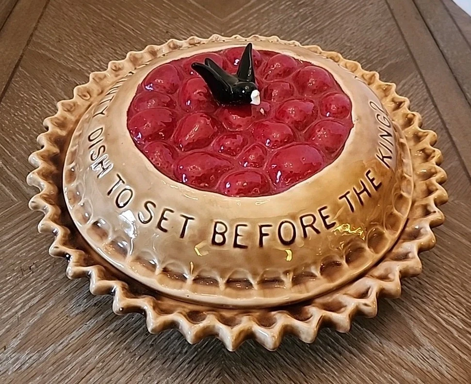 Vintage MCM Ceramic Strawberry Pie Keeper “Now Isn’t This A Dainty Dish”