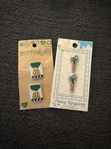 4 Pc Misc Lot Of Carrot & Carrot Seed Ceramic Buttons New