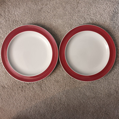 Paar Wedgwood Windsor grau rot Dessert-/Salatteller 23 cm breit Set