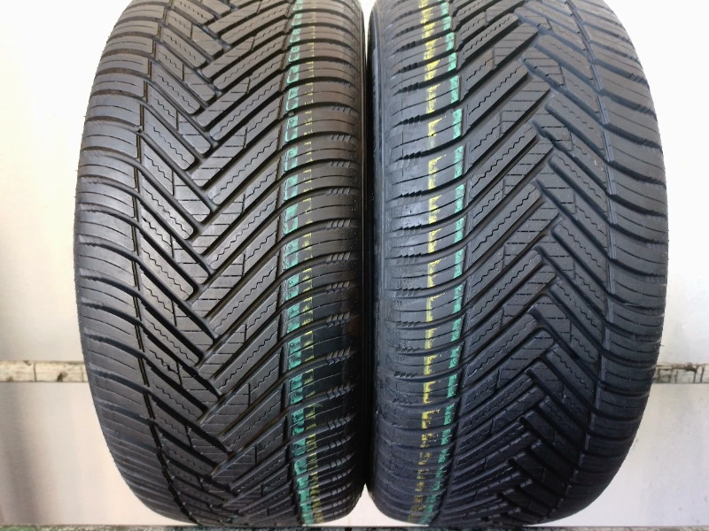 2 Pneumatici USATI HANKOOK KINERGY 4S 2 225/45 R17 94 W DOT: 22/244 stagioni