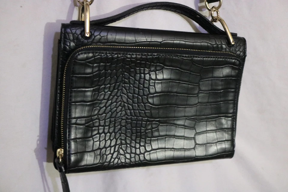 Nine West Cuero Imitación Piel de Gator Baguette Acentos Dorados Foto 4 de 4