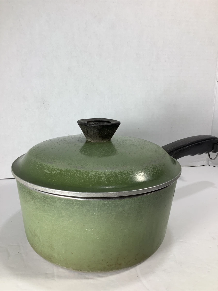 Shabby Chic, Medium Sized ,pale Hunter Green Club, 7.40 Inch Cooking Pot  With Lid, Black Handle, Metal Sauce Pan 