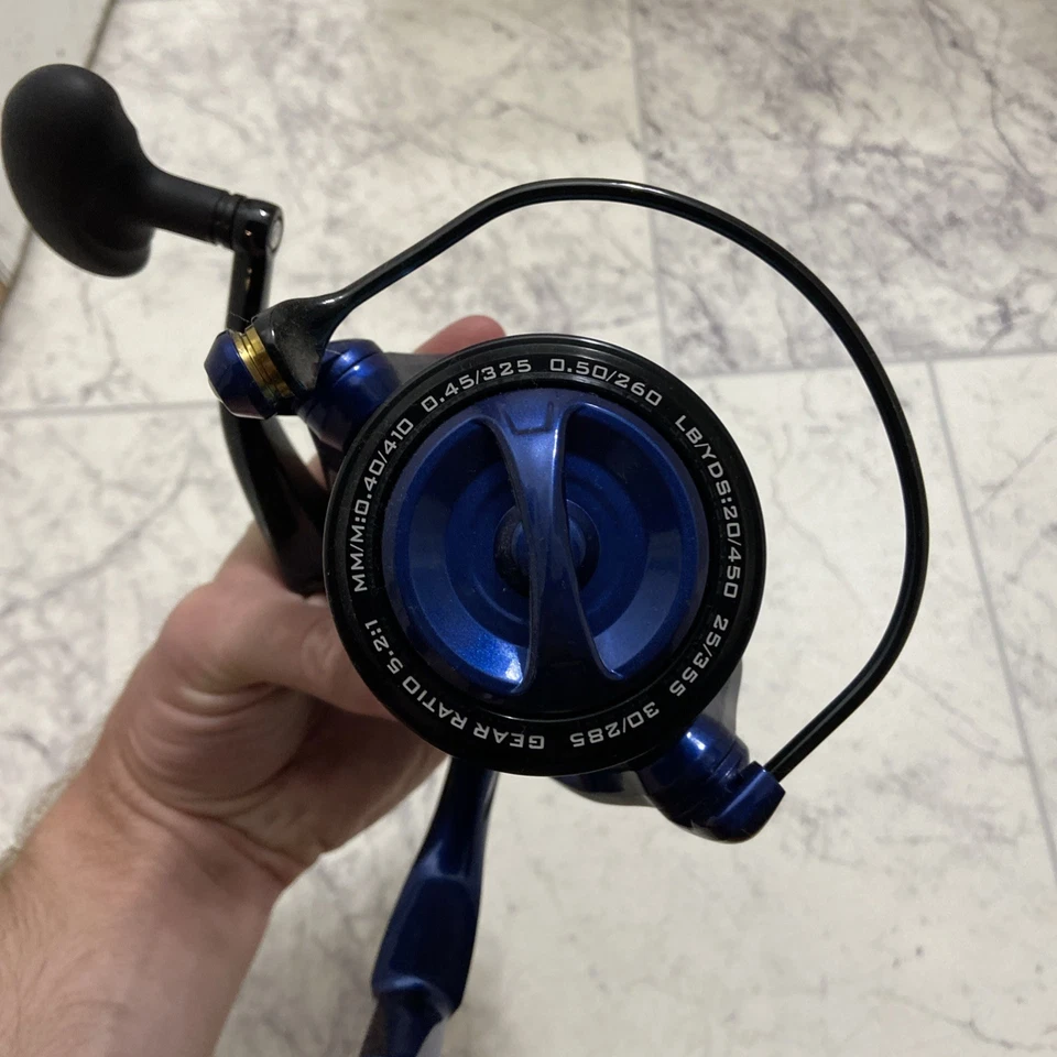 Carrete giratorio de agua salada KastKing Kapstan SE 8000 enrollado 65 lb trenza Foto 4 de 4