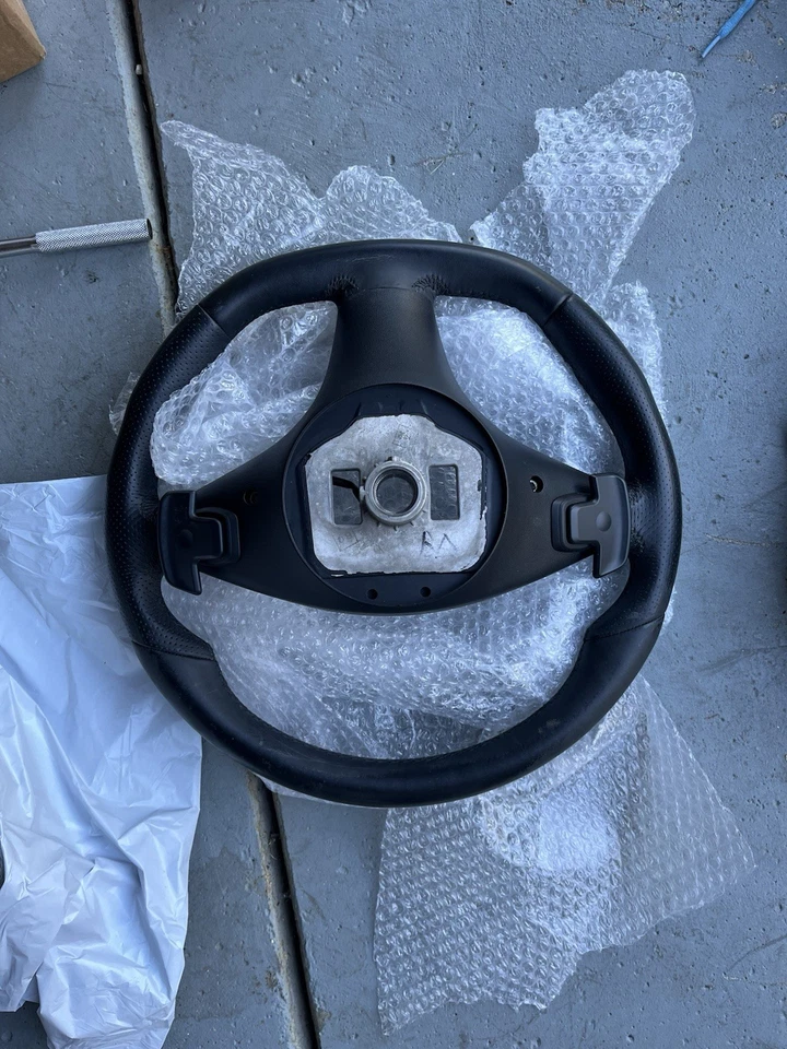 Mercedes-benz E350 Steering Wheel W207 W212 W204 W212 - Image 2 of 3