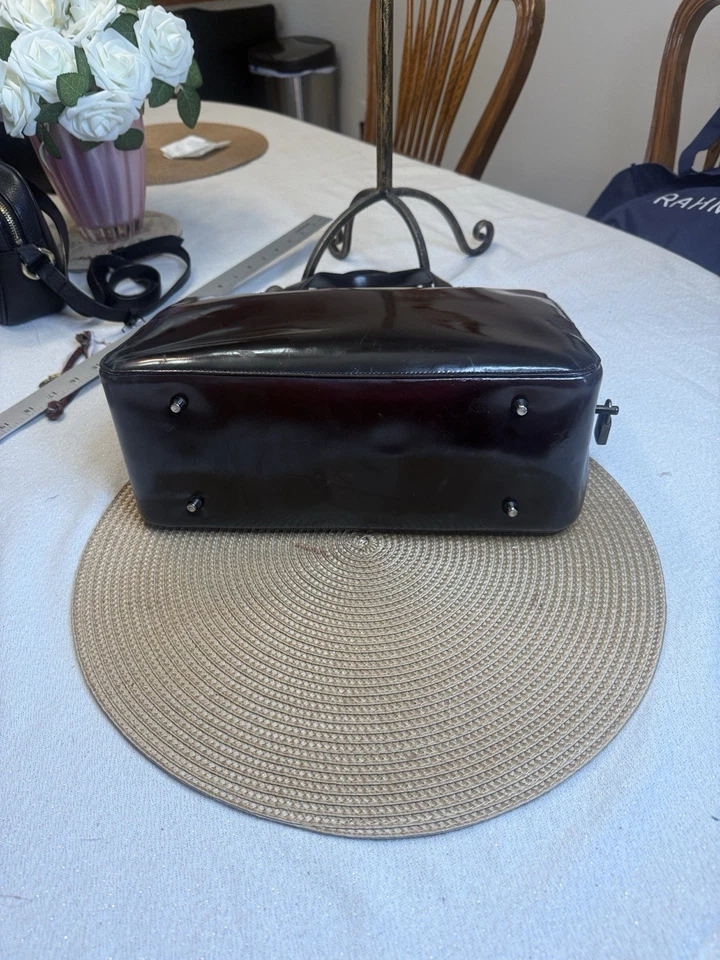 Bolso de hombro PRADA mediano de cuero negro/borgoña. Foto 4 de 4