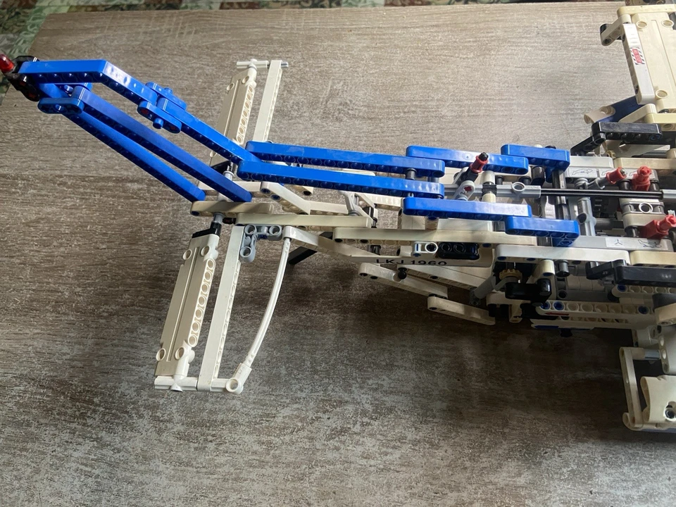 Lego Avion Cargo Pour Pièces Ou À Compléter (voir Photos) - Photo 4/4