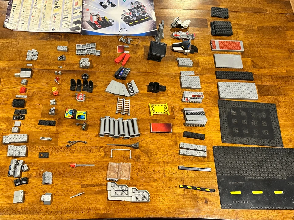 Mega Bloks Power Rangers SPF Headquarters 5746 Incomplete Building set Toys - Image 2 of 4