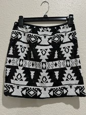 Black/white Sequined Aztec Short Skirt. Stretch Sz M Sparkly