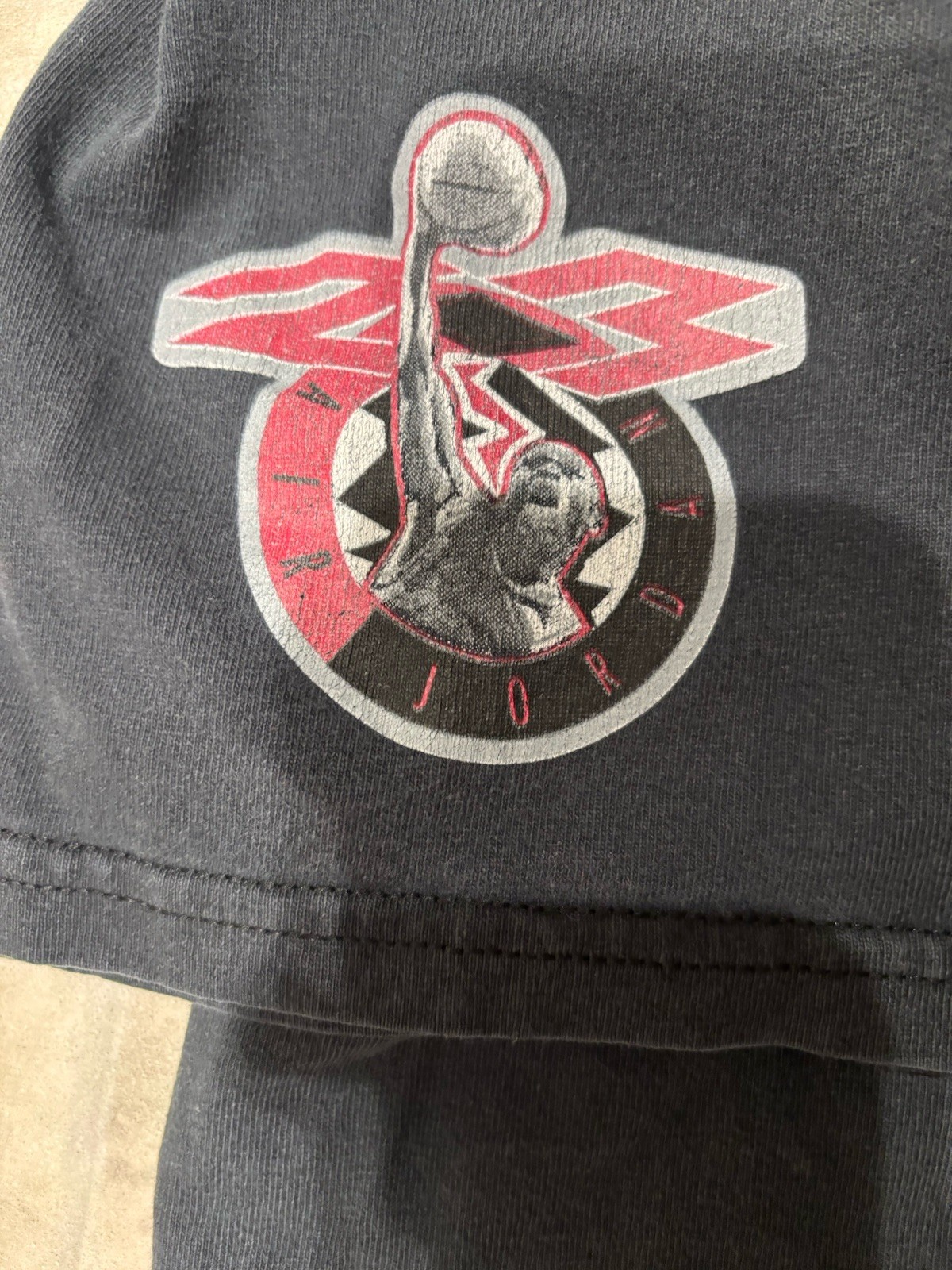 Jordan NBA cropped Michael Jordan Black Shirt Red Logo Sleeve Graphic thumbnail 2