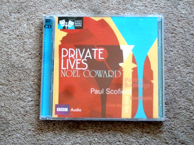 NOEL COWARD - PRIVATE LIVES - AUDIO BOOKS - TALKING BOOKS   ( 2 CDS )