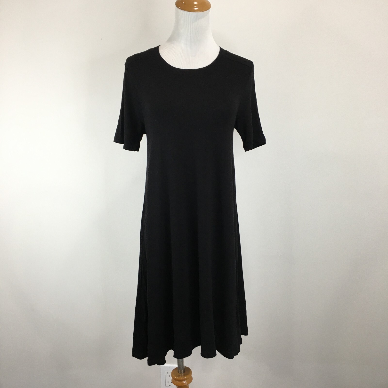 BCBGENERATION Black Short Sleeve Basic Pullover T… - image 3