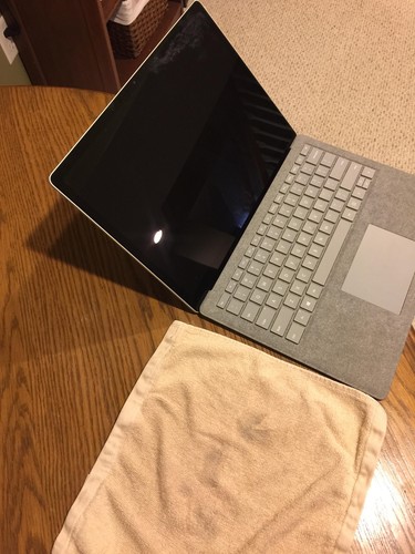 Microsoft Surface Laptop 13.5'' (128 GB, Intel Core i5 7th Gen., 4