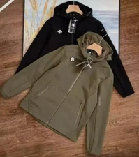 Outdoor Descente Soft Shell Windproof Hooded Plush Jacket Men Women