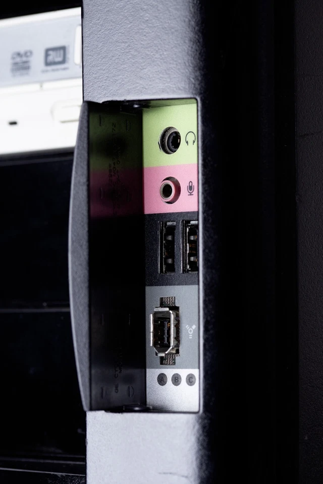 Retro DELL PRECISION WORKSTATION 650  2x Intel Xeon 2.8GHz, 4GB SDRAM, 205GB HDD - Image 4 of 4