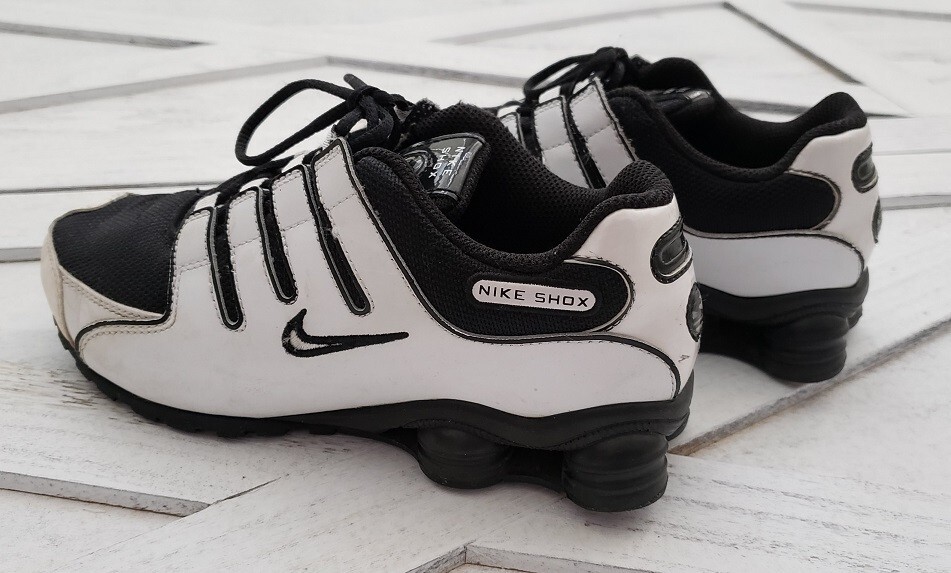 Black White NIKE Shox NZ Sneakers Youth 3Y Athletic Running Shoes