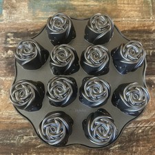 Nordic Ware Sweetheart Roses Cupcake Cakelet Baking Pan 12 Cavity Made In USA