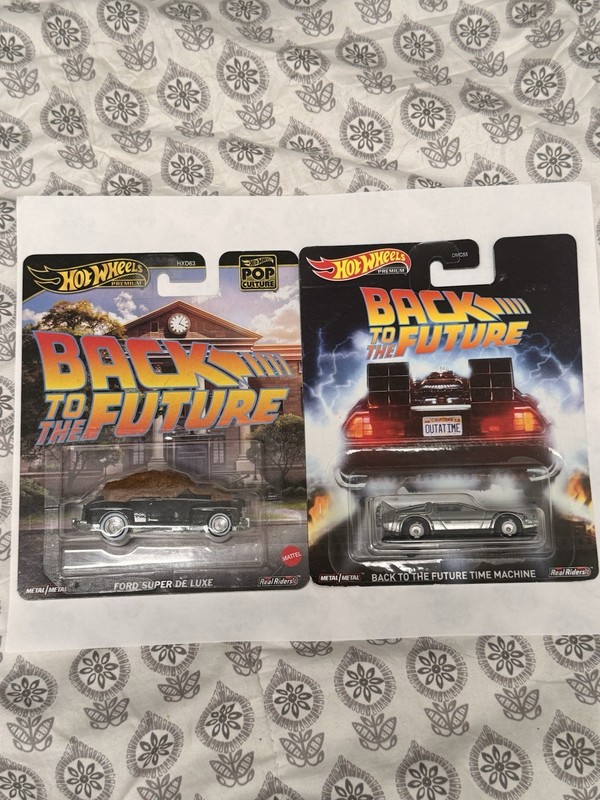 Hot Wheels Pop Culture Back to the Future Ford Super and Time Machine