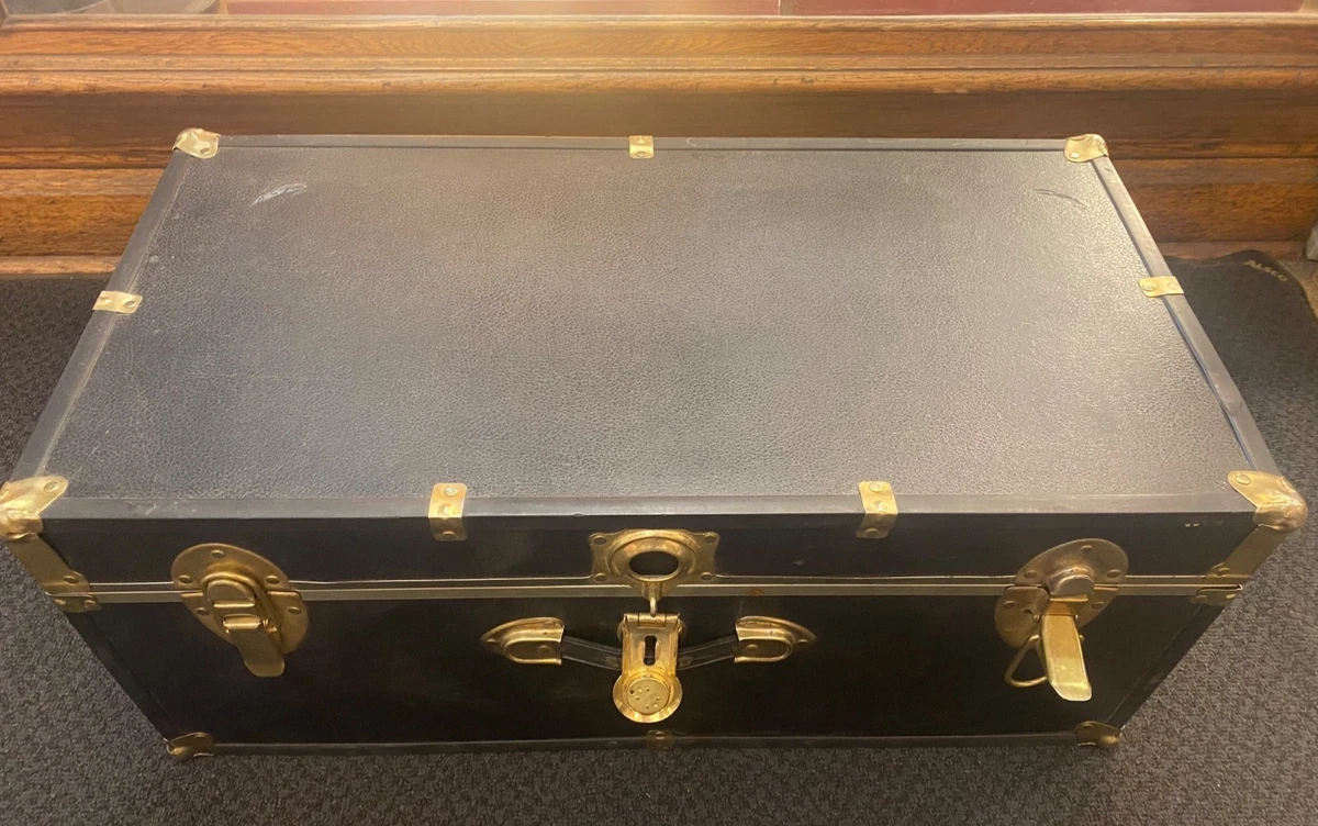 25+ Travel Trunk In Antique Chests & Trunks (1900-1950) for sale