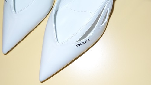 $1370 PRADA LOGO WHITE LEATHER PUMPS SIZE 36 - Picture 11 of 12