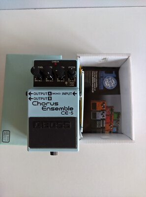 BOSS CE-5 Chorus Ensemble Guitar Effect Pedal w/Box