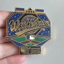 WORLD SERIES 1995 IMPRINTED PRODUCTS SPONSOR BADGE PIN ATLANTA (4) CLEVELAND (2)