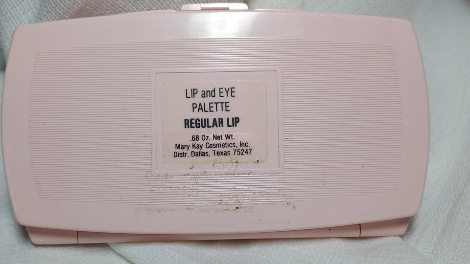 Estuche de Maquillaje Paleta de Labios y Ojos Compacto Mary Kay De Colección Solo Rosa Cosmético Foto 2 de 4