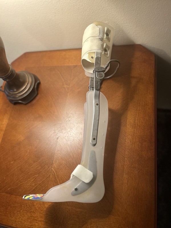 Pediatric KAFO Leg Brace Orthosis, Bail Lock Knee Joint Custom AFO/KAFO Child Sz