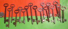 LOT OF 15 VINTAGE SKELETON KEYS DOOR HOUSE ALL REAL NO FAKE MORE LISTED JCJK