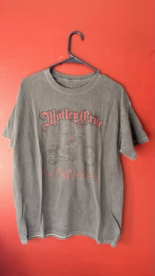 #ad #ad Mötley Crüe quot;Too Fast For Lovequot; Band Tee $12.00