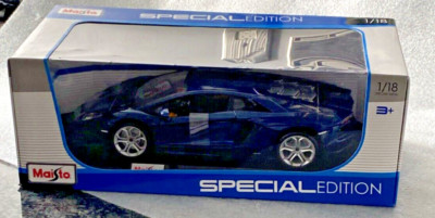 Maisto 2019 Lamborghini Aventador LP 700-4 Roadster. Coupé 1/18 scale, Navy Blue
