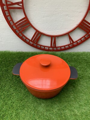 Made In France 24cm Cast Iron Casserole Dish H32 UK - Main Image