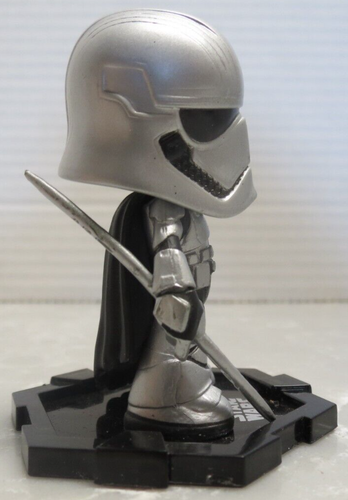 Funko Mini Vinyl Bobble Figure - Star Wars Ep 8: The Last Jedi - Captain Phasma - Picture 4 of 7