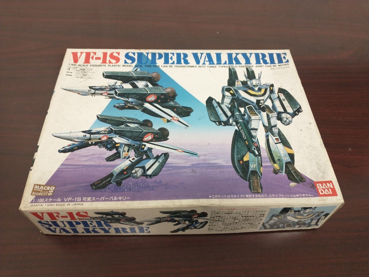 バンダイ VF-1J VALKYRIE 1/100 バンダイ VF-1J VALKYRIE 1/100