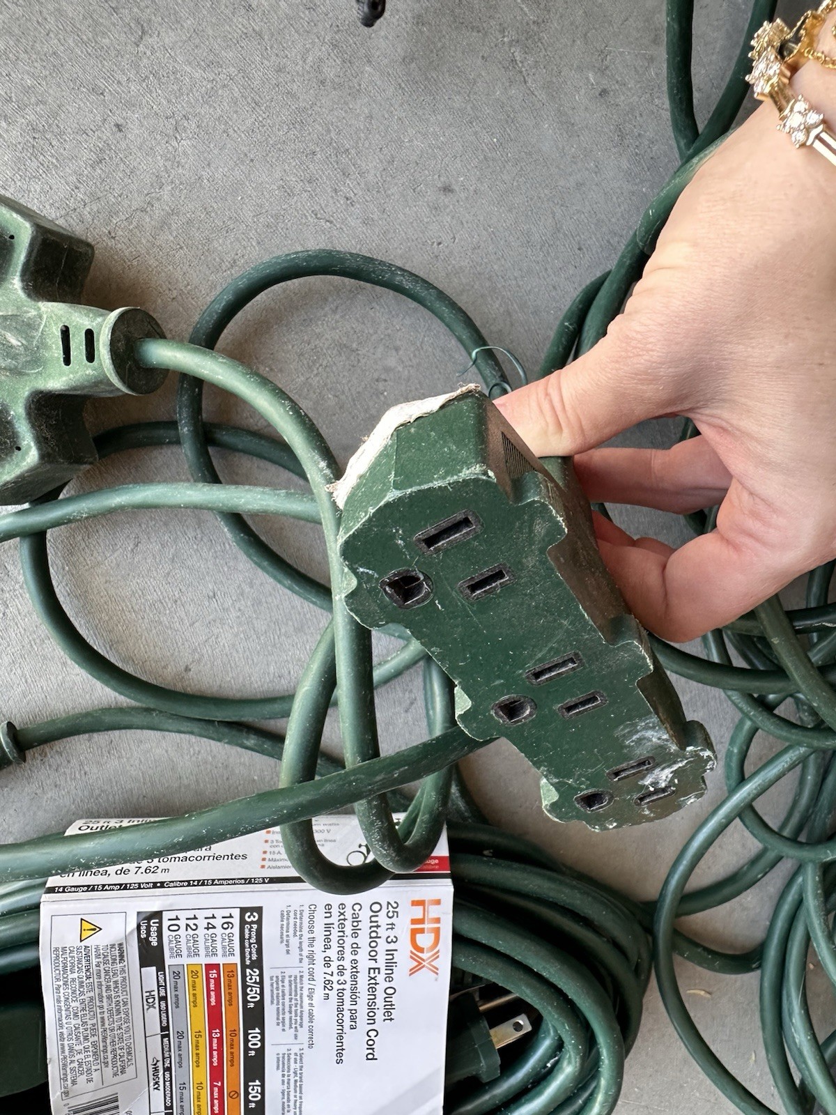 2 HDX Home Depot 25ft 14 Gauge 3 Inline Outlet Outdoor Extension Cord Green